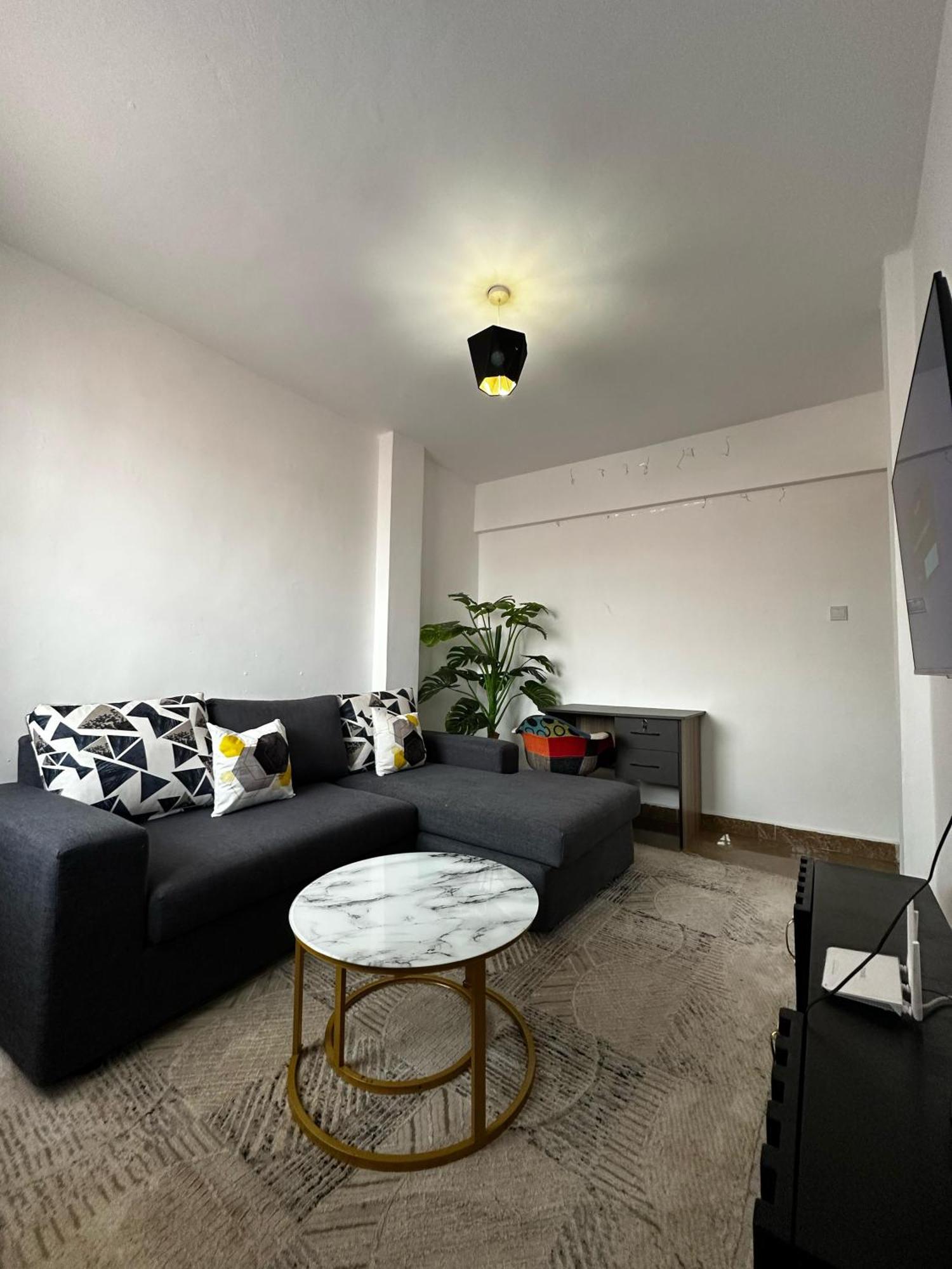 Nano Cozy Homes -1 Bedroom With Lift - Trm Drive *