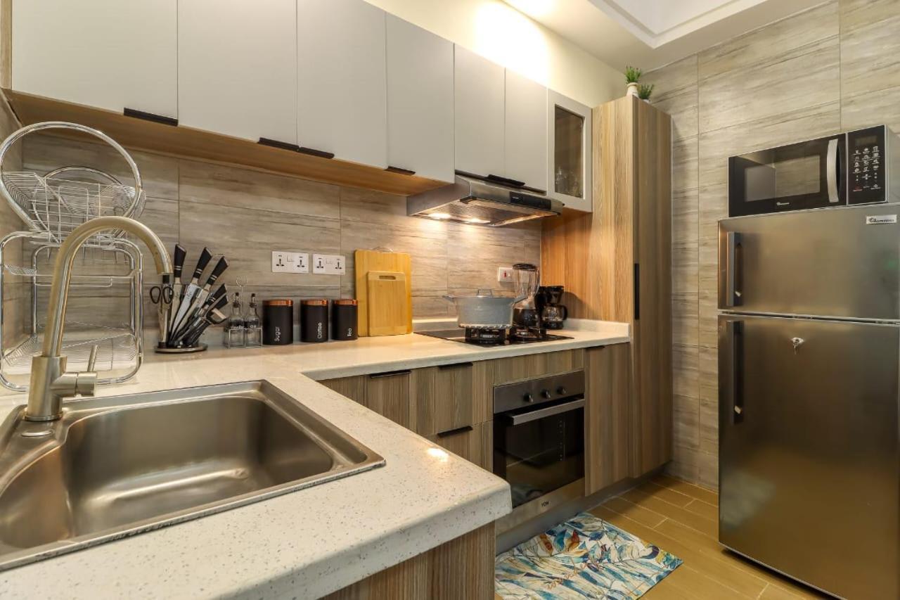 Apartment Luxurious Two Bedroom With Well Equipped Gym,heated Swimming Pool, Ample Parking Space And A Relaxing Rooftop With Amazing Views Nairobi