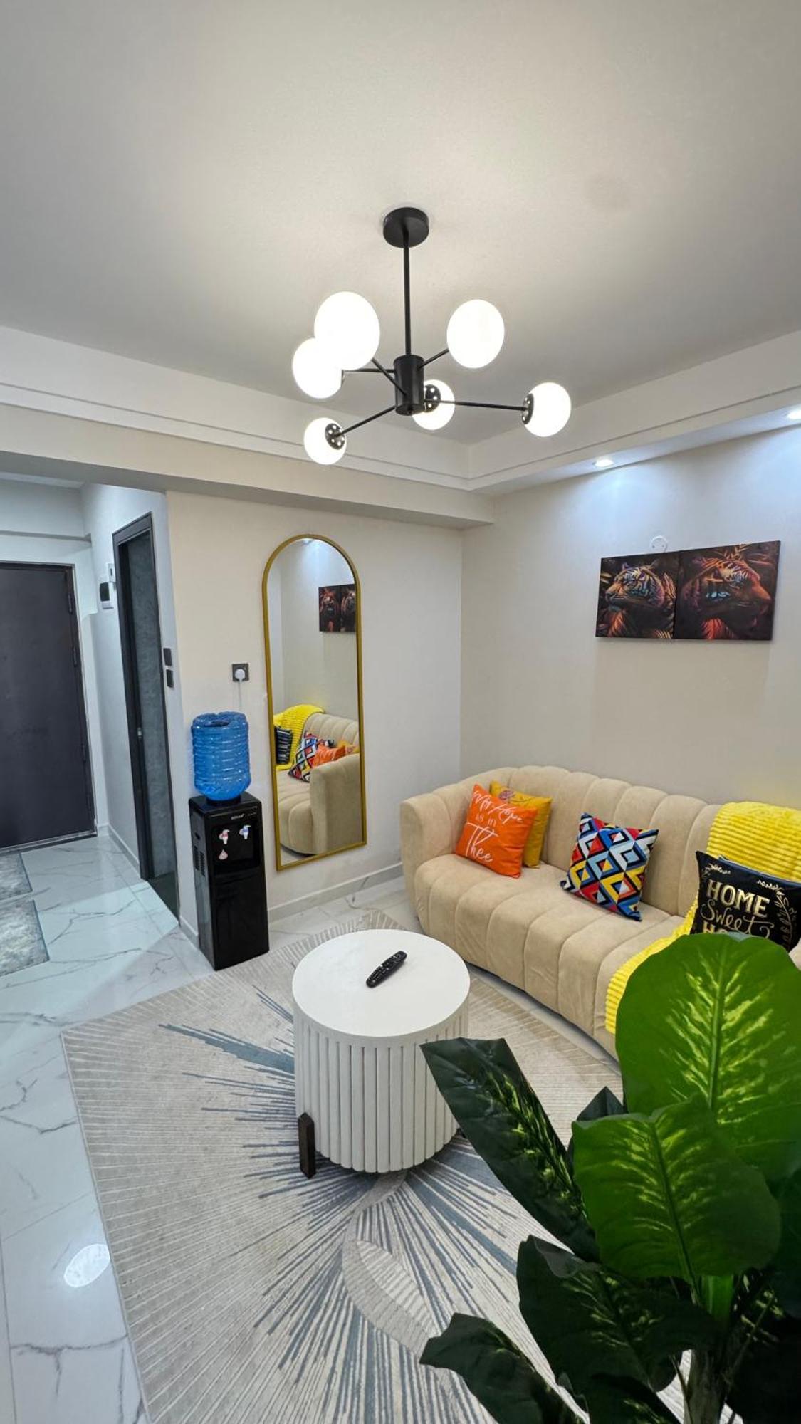 Modern 1br In Kilimani Wifi,netflix,free Parking,near Yaya Center * Nairobi