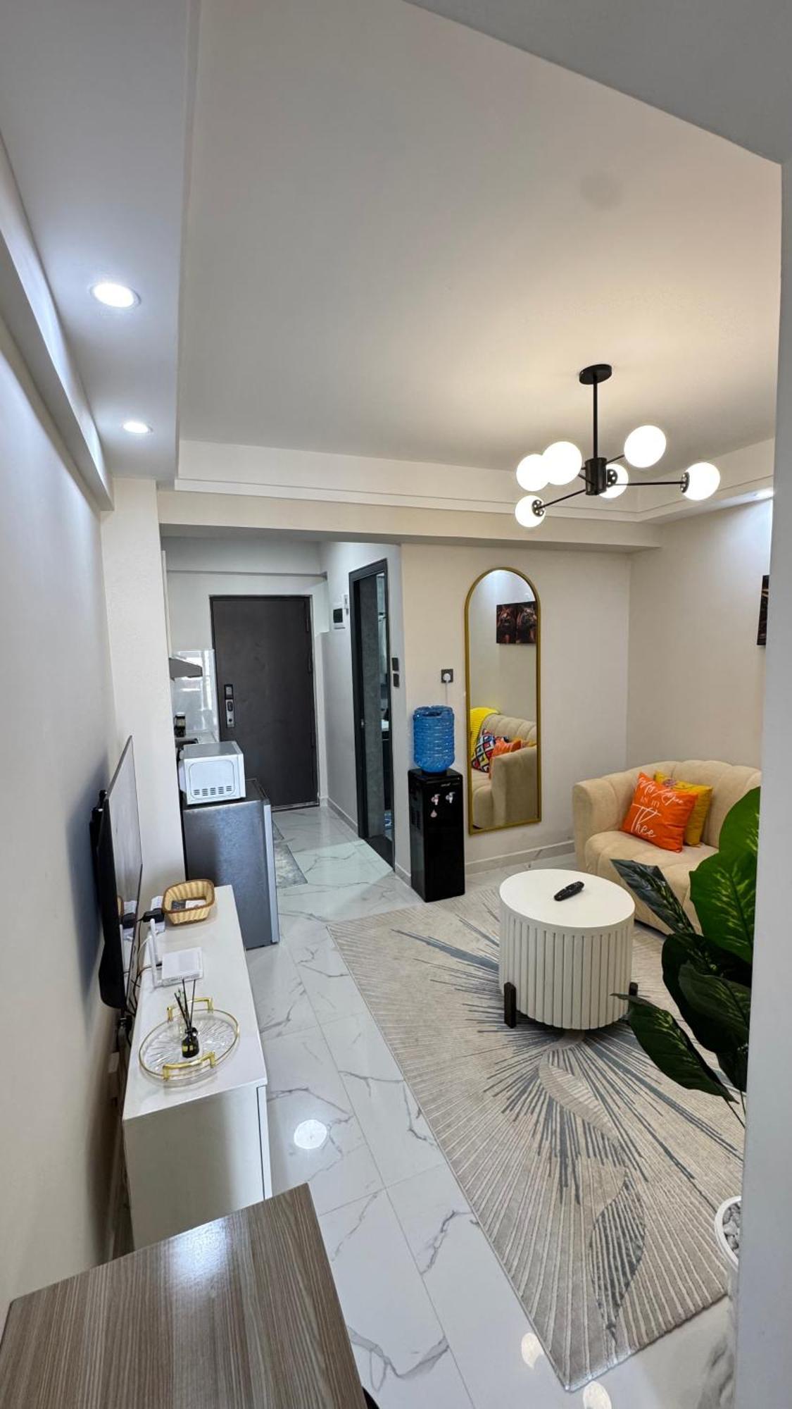 Modern 1br In Kilimani Wifi,netflix,free Parking,near Yaya Center