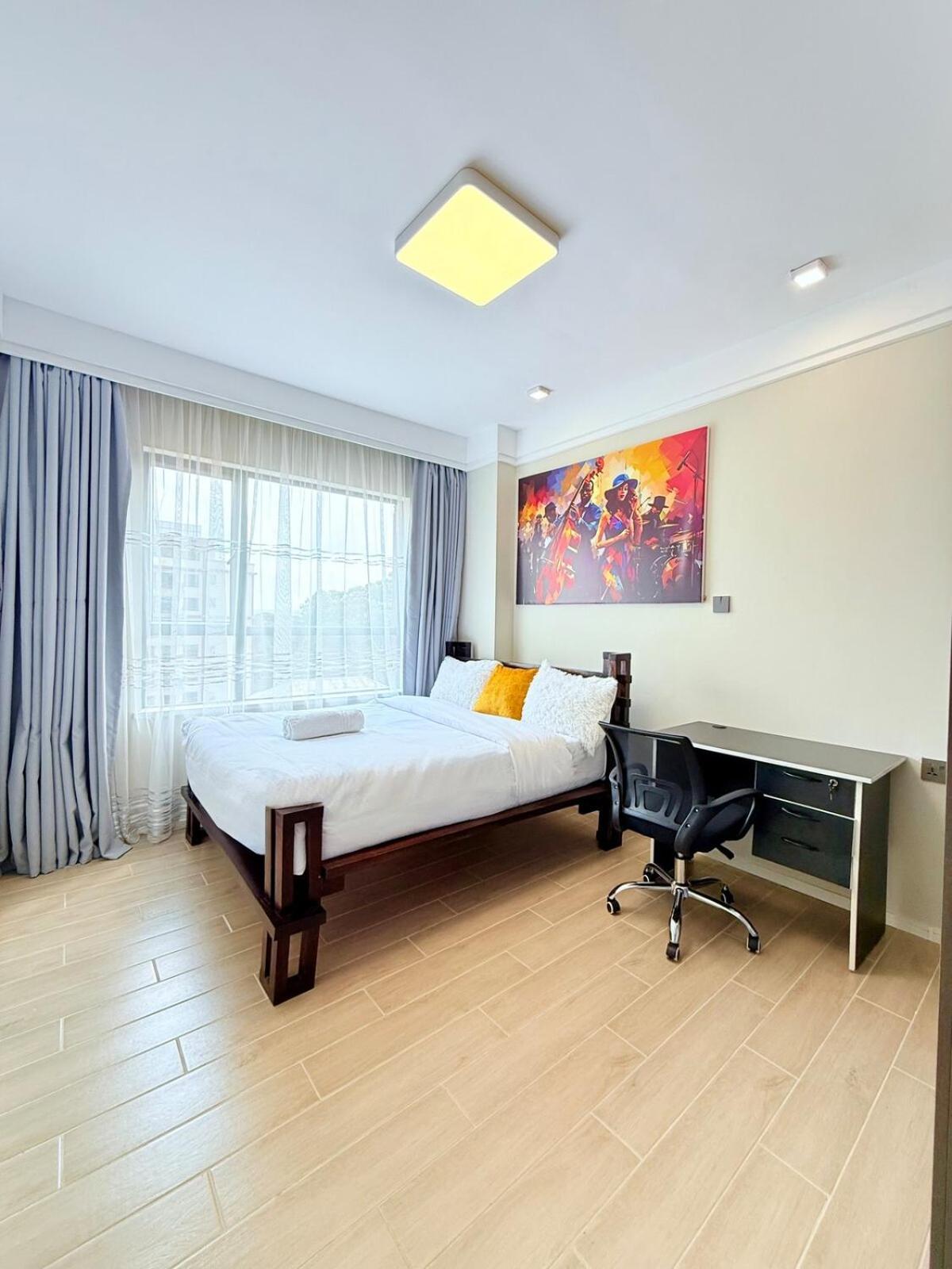 2br Stylish Lavington Escape
