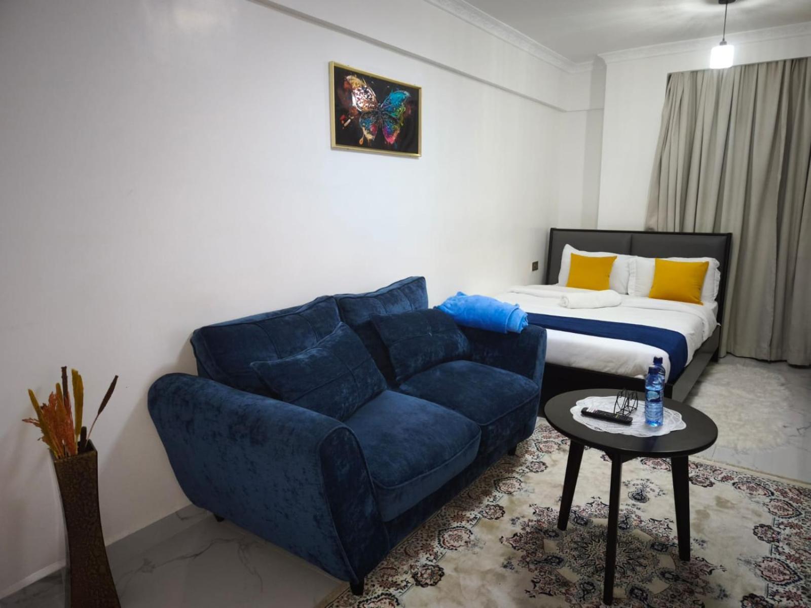 B1011 Smart Serviced Apartment *