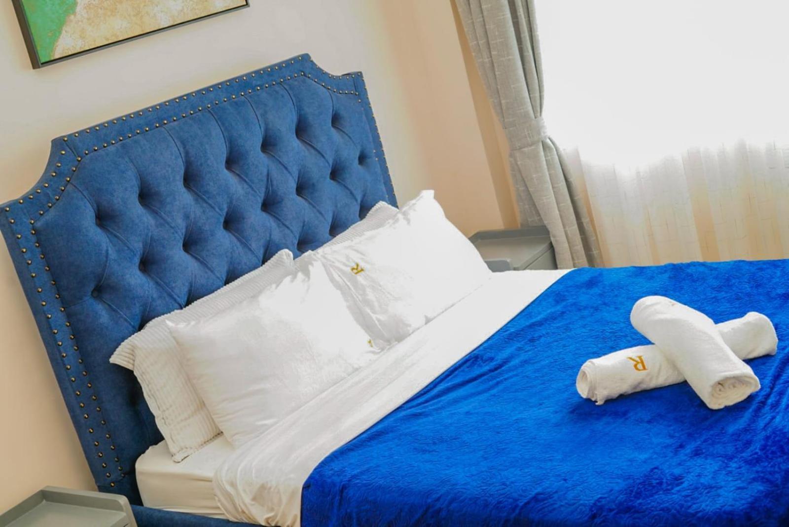 Artesano Park View Furnished Apartment *