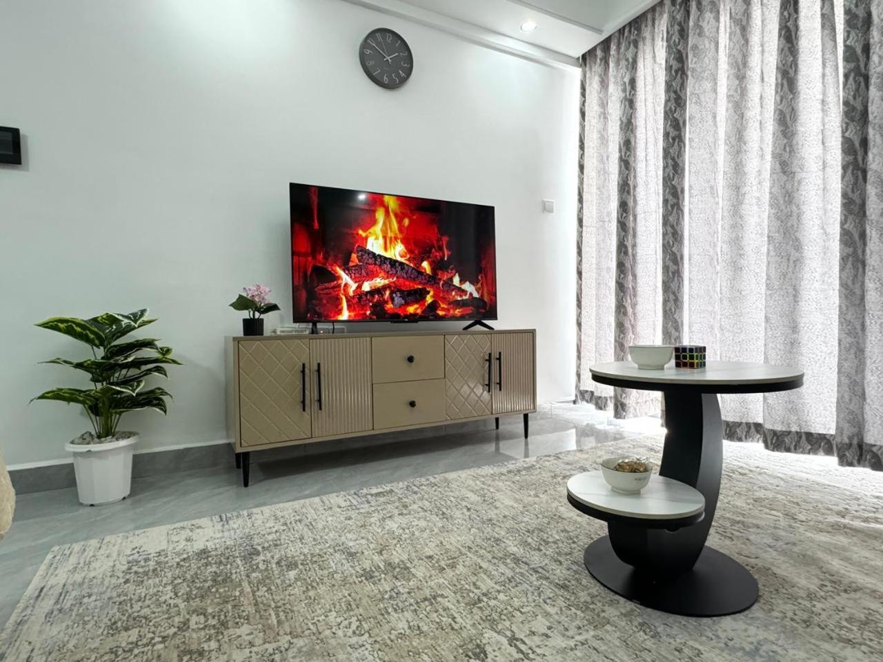 Apartment Pivot *