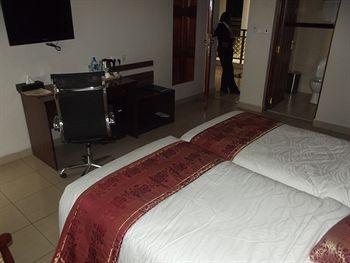 M P Hotel 4*