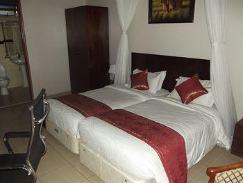 M P 4* Nairobi