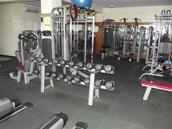 M P 4* Nairobi