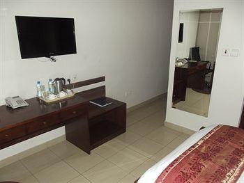 M P Hotel