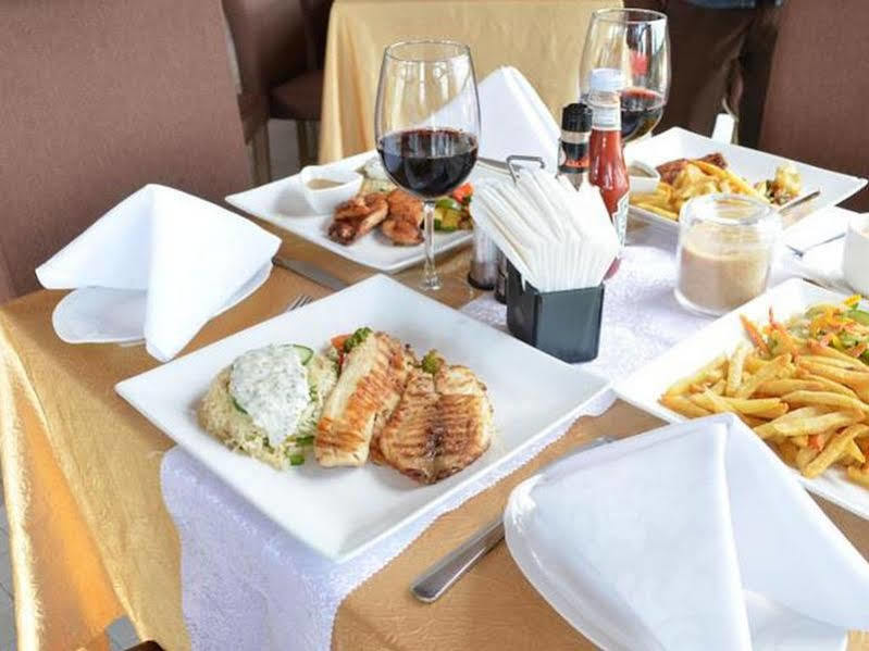 Clarence House Hotel 4*