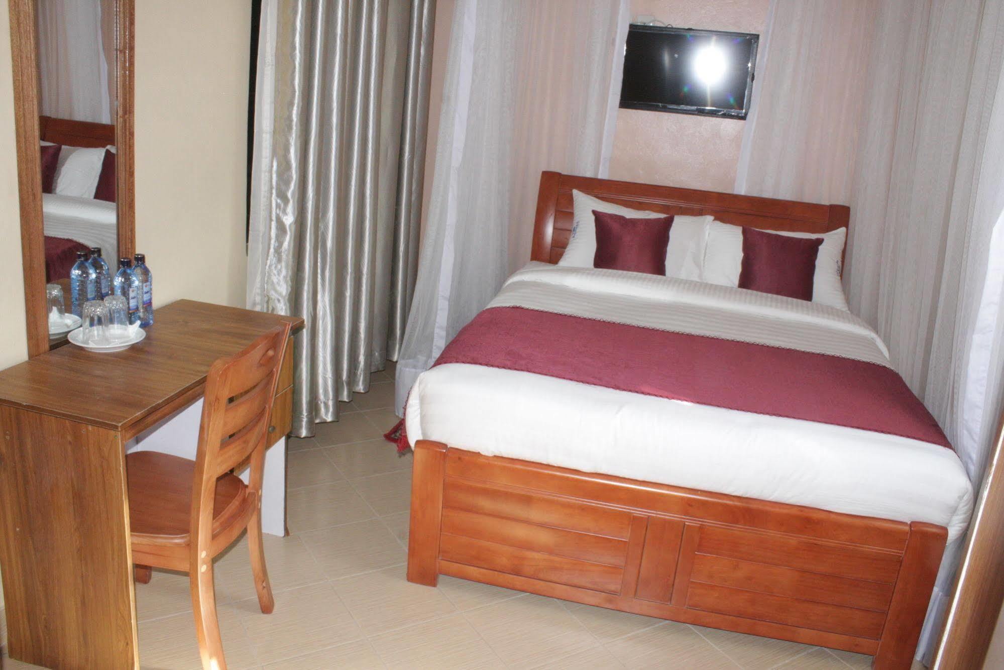 Hotel Decasa 3*