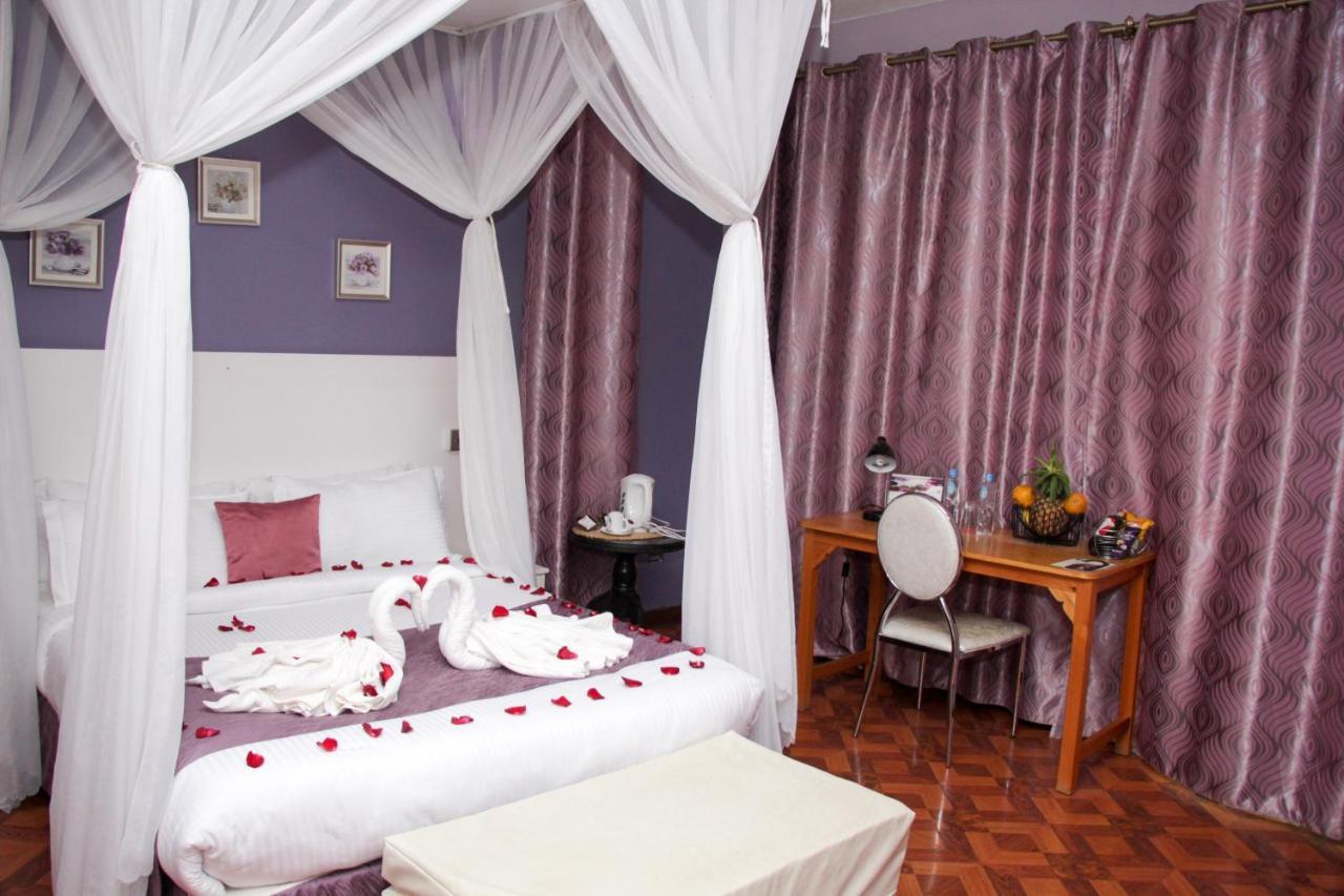 Hotel Karen & 3*