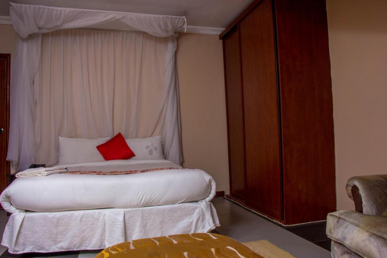 Hotel Karen & Nairobi