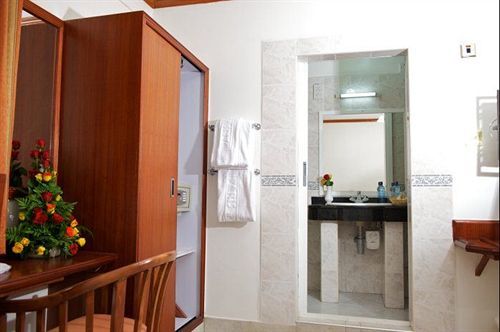 Paris 3* Nairobi