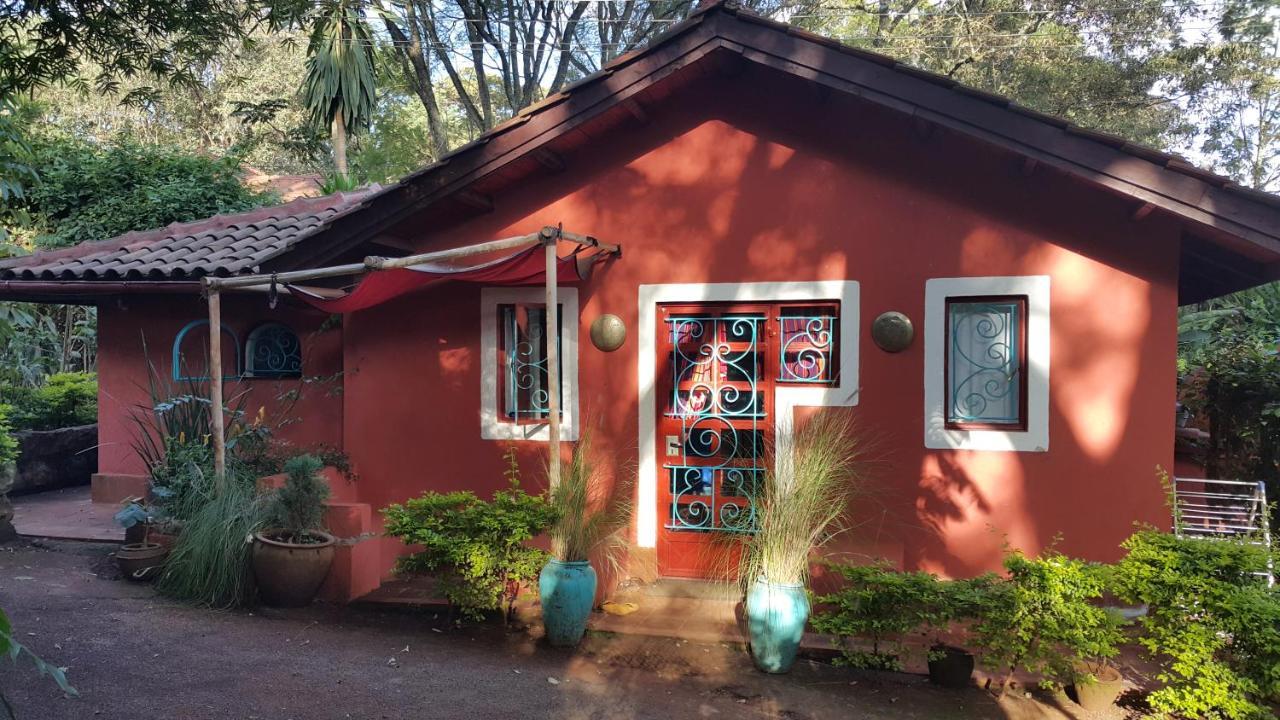 Rosslyn Lone Tree Cottage