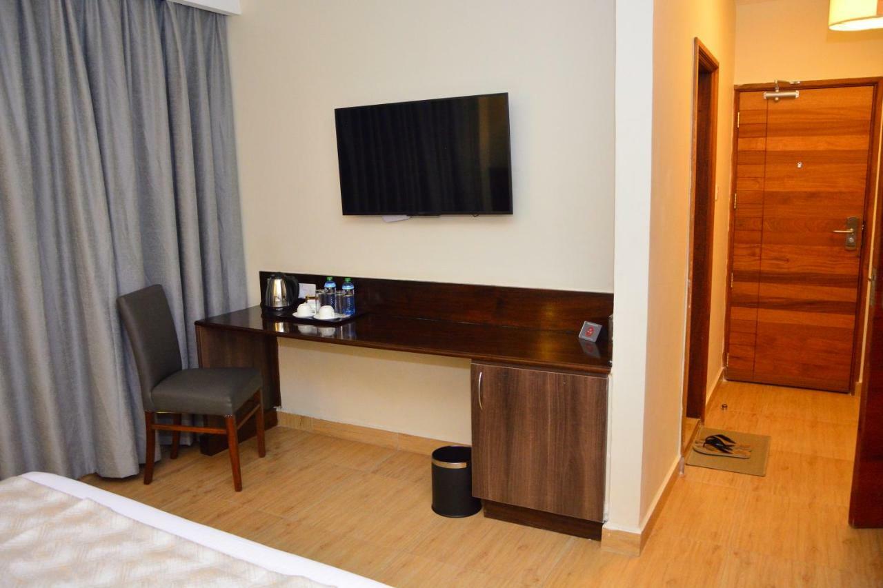Razana Hotel