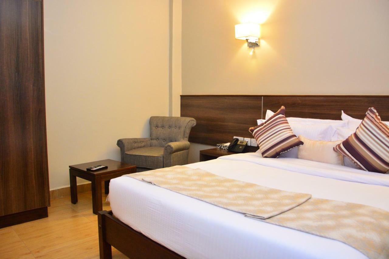 Razana 3* Nairobi