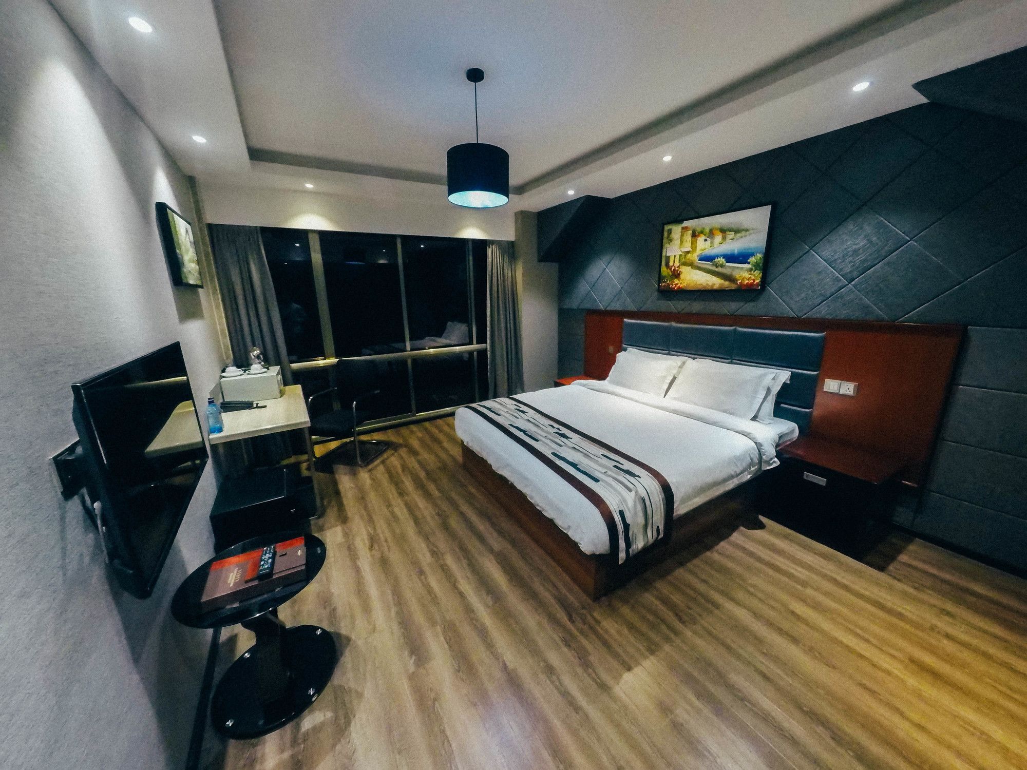 Swiss International Lenana Mount 4*
