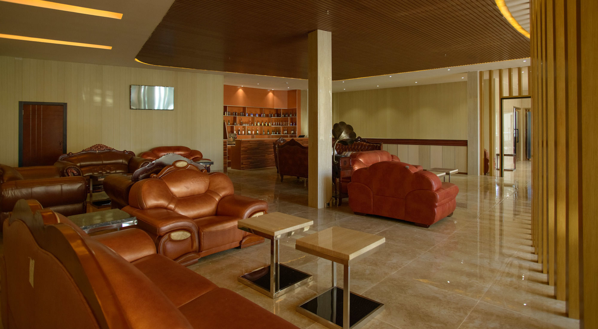 Swiss International Lenana Mount 4*