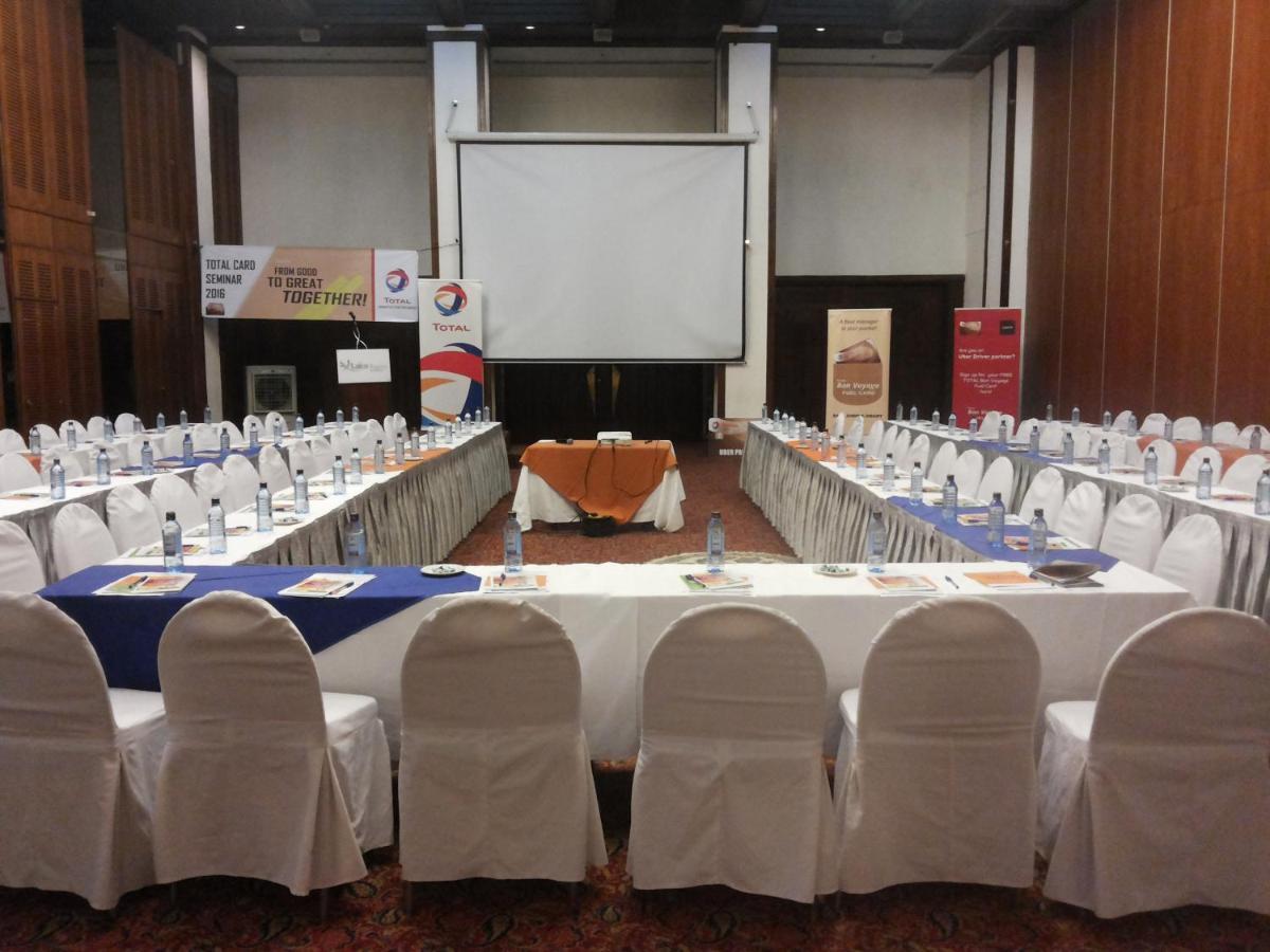 Ledger Plaza Hotel 3*