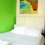 Little Green Room Homestay Near Jkia Airport & Sgr Railway Station