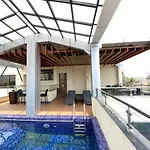 La Maison Royale South C