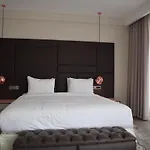 The Curve By The Park Apartments