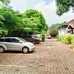 Kitisuru Manor Hotel
