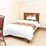 Ngara Riverside Lodge