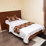 Ngara Riverside Lodge