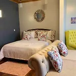 Rose Avenue Penthouse