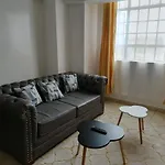 Luxurious 1 Bedroom, Netflix, 10Mbps Wifi, Free Parking, 24/7 Security, Along Ngong Rd