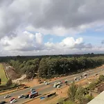 Luxurious 1 Bedroom, Netflix, 10Mbps Wifi, Free Parking, 24/7 Security, Along Ngong Rd