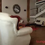 Stay.Plus Karen Party House