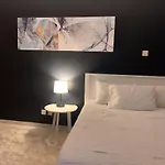 Peaceful And Lovely 1 Bedroom With A City View.