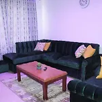 Lovely Emerald Green 3-Bedroom Apartment