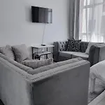 Delightful Studio,Racecourse Gardens Apt With Pool