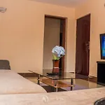 Lux Suites Makao Rossyln Apartments