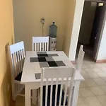 Komarock Heights Cozy Private Apartment