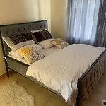 Komarock Heights Cozy Private Apartment