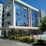 Cosy Studio With Swimming Pool, Free Parking