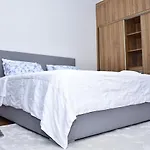 Dreamhouse 2-Bedroom Apartment