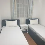 Lovely 2 And 1 Bedroom Guest Units Karen
