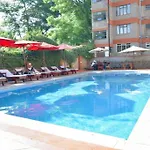 L&C Apartments Lantana Road