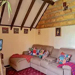 The Annex At 64 : Cozy, Rustic Cottage/Treehouse