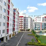 Race Course Gardens Apartments