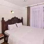 Marcus Gardens Apartment