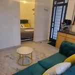 Hipsonic Studio Apartment Racecourse Gardens