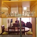 Thompson\'S Appartments