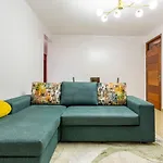 Corner Apt With Self Check In.