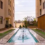 Lux Suites Dubai Style Apartments
